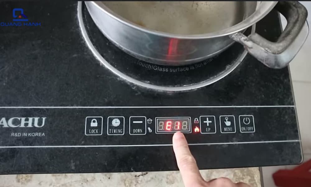 Sửa lỗi của bếp từ E1