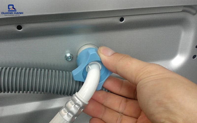 đồ thủy tinh bị mờ khi sử dụng máy rửa bát 2
