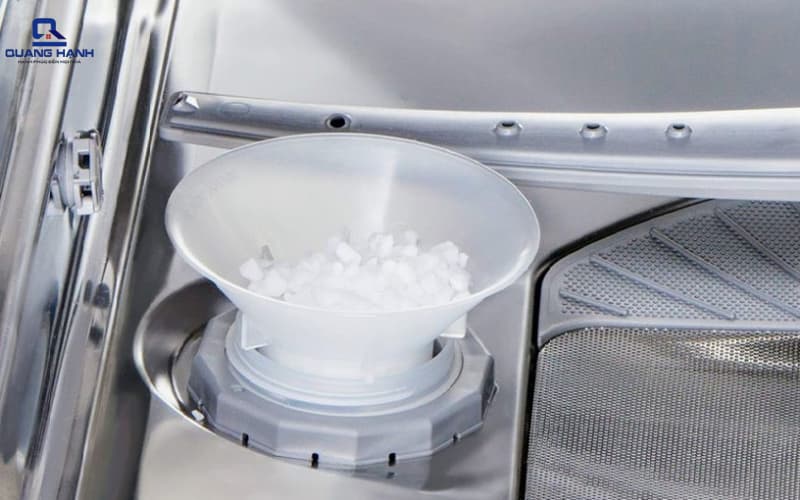 đồ thủy tinh bị mờ khi sử dụng máy rửa bát 5