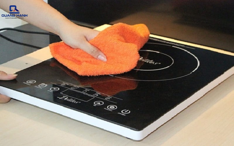 Vệ sinh bếp từ 4
