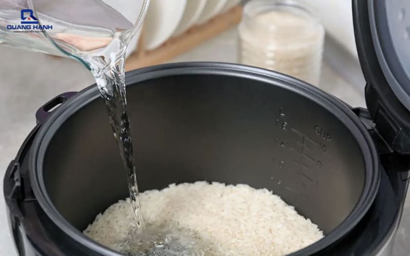 nguyên nhân và khắc phục lỗi nồi cơm điện trào nước 1