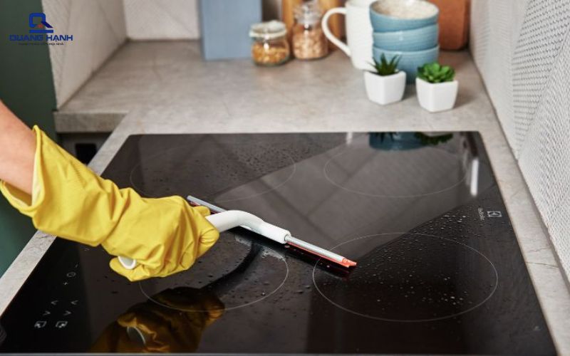 Bếp từ kêu tít tít