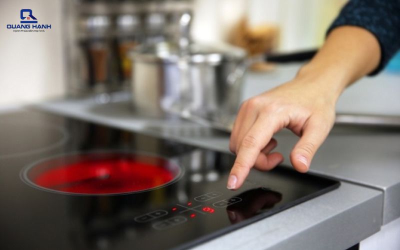 Bếp từ kêu tít tít
