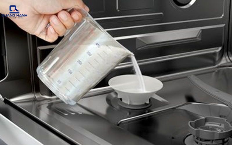 Các loại chất tẩy rửa dùng cho máy rửa bát