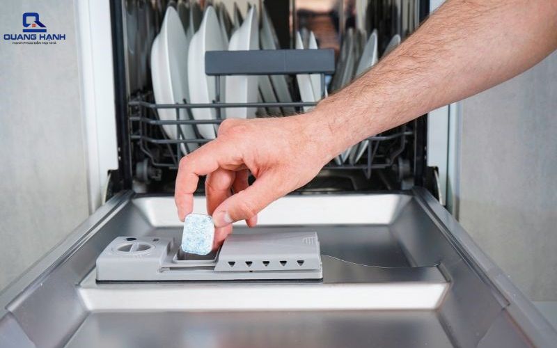 Các loại chất tẩy rửa dùng cho máy rửa bát
