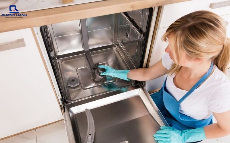 Các loại chất tẩy rửa dùng cho máy rửa bát