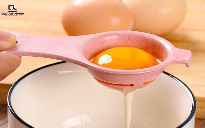 Đánh trứng bằng máy xay sinh tố 1