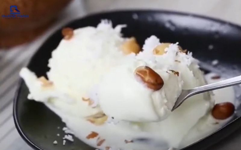 Làm kem dừa bằng máy xay sinh tố