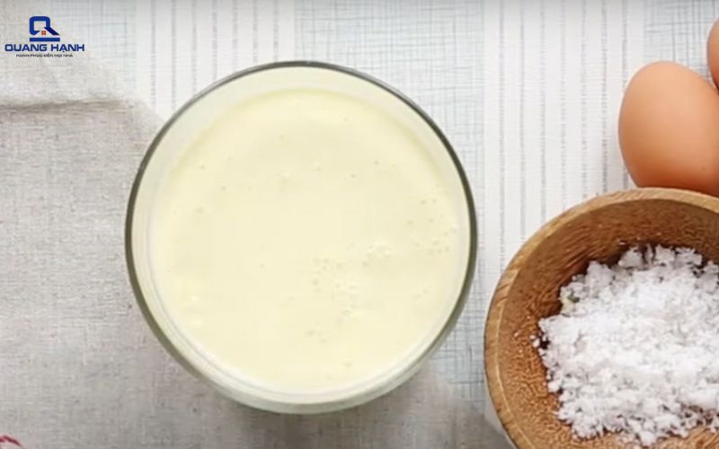 Làm kem dừa bằng máy xay sinh tố