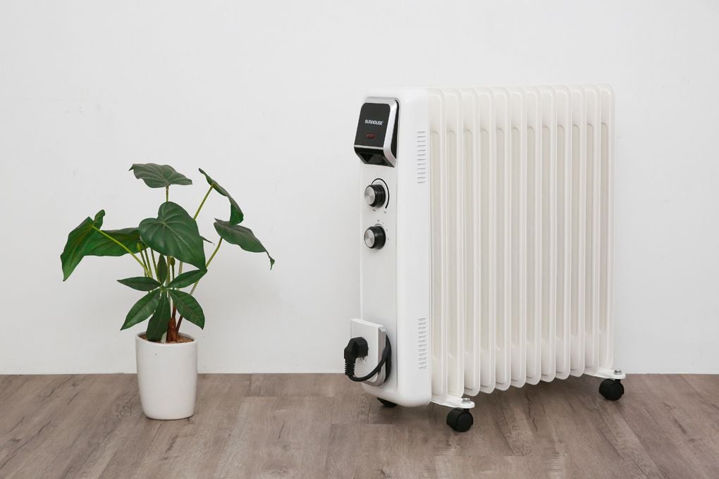 máy sưởi dầu hay máy sưởi gốm