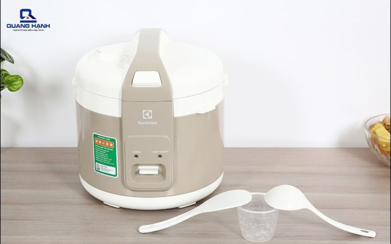nồi cơm điện Electrolux của nước nào