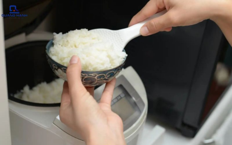 Nồi cơm điện ở chế độ hâm qua đêm có tốn nhiều điện không