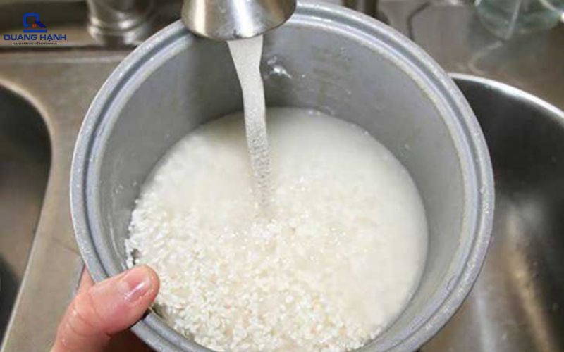 nồi cơm điện bị hư chỉ sau thời gian ngắn sử dụng