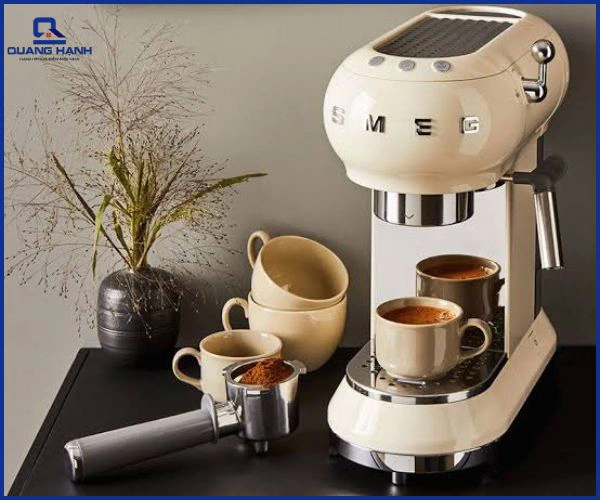 Hãng máy pha cà phê nổi tiếng - Smeg