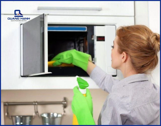 Cách phòng tránh lò vi sóng bị thủng