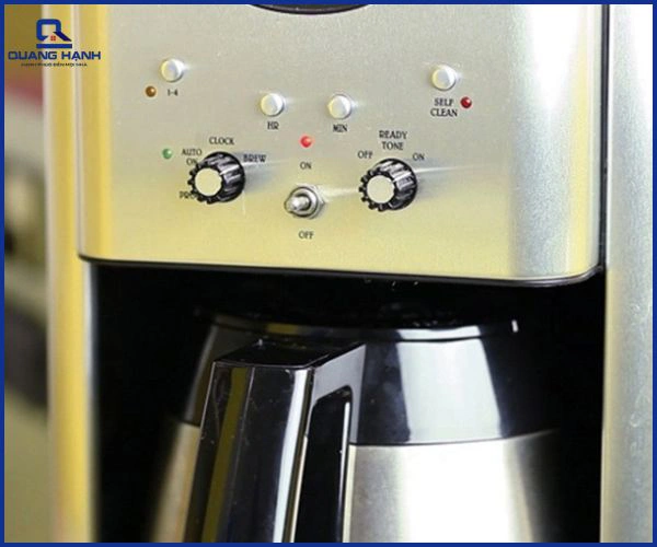 Toàn bộ báo nhấp nháy sau khi bật máy