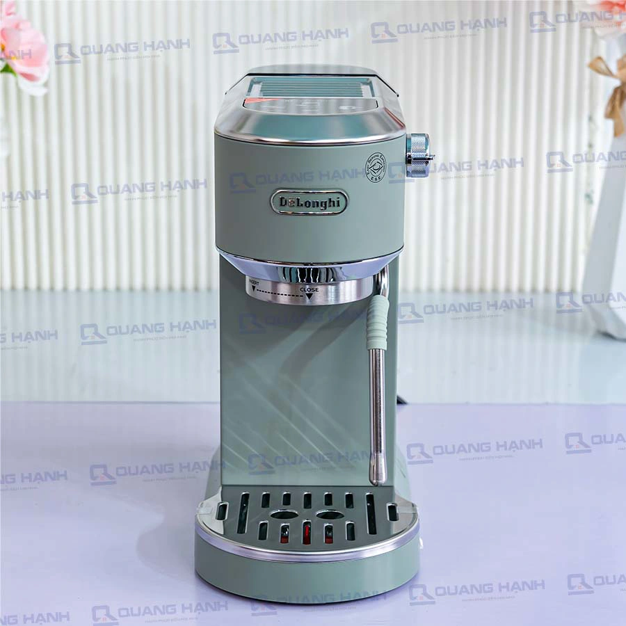 /Upload/avatar/content-2026-1/may-pha-ca-phe-delonghi-ec890-6.webp