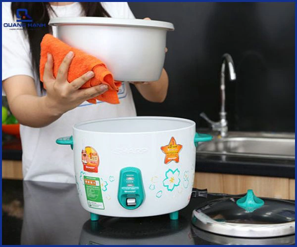 sửa nồi cơm điện bị cháy