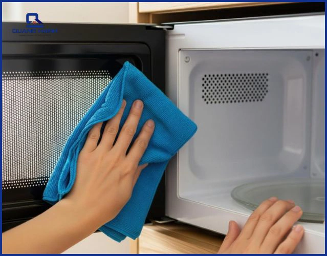 Cách vệ sinh lò vi sóng 