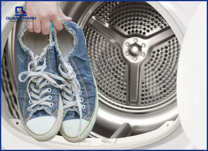 Cách làm khô giày an toàn khi sử dụng máy sấy Bosch