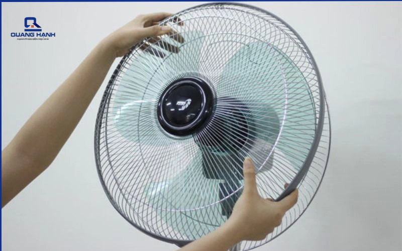 Hướng dẫn chi tiết cách vệ sinh quạt lửng đúng cách