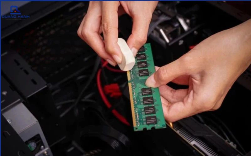 Laptop không lên màn hình nhưng quạt vẫn chạy