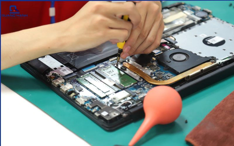Laptop không lên màn hình nhưng quạt vẫn chạy