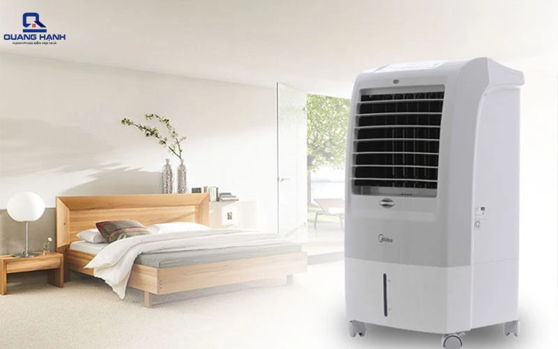 nên mua quạt điều hòa và quạt phun sương