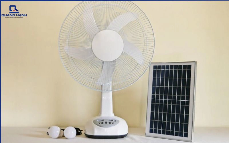 Nên mua quạt tích điện hay quạt năng lượng mặt trời