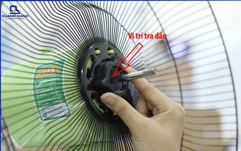​​cách tra dầu vào quạt