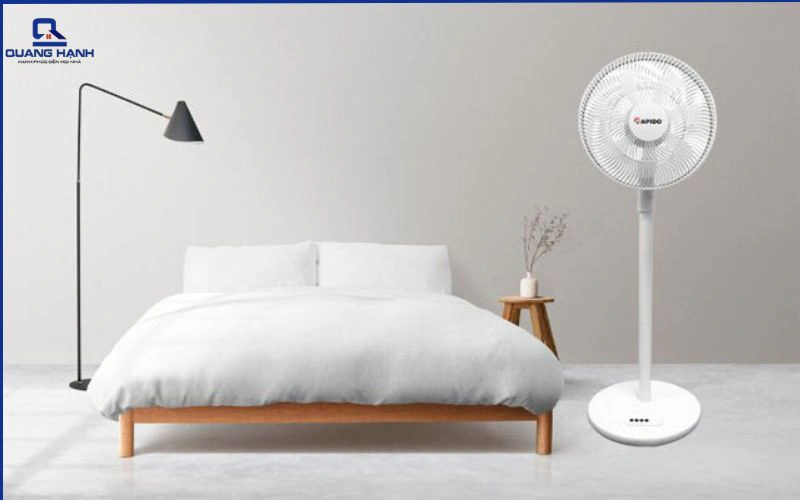 quạt sạc điện hãng nào tốt