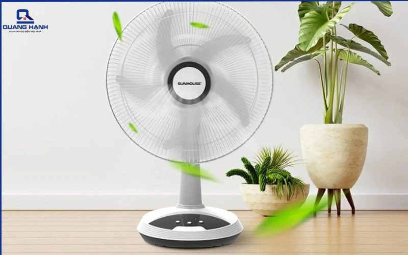 quạt sạc điện hãng nào tốt