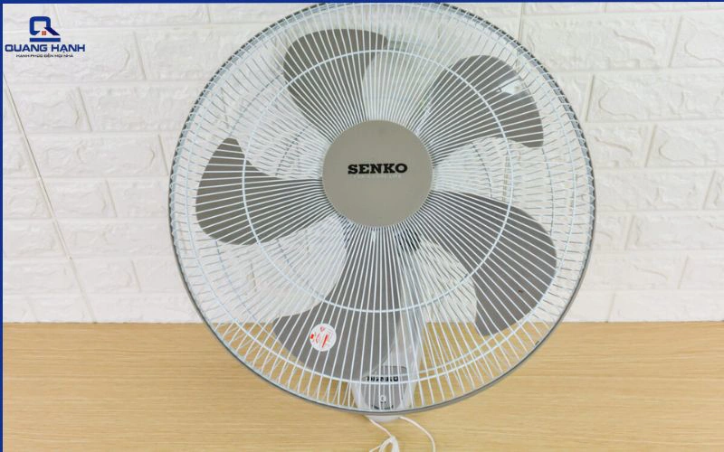quạt treo tường tốt