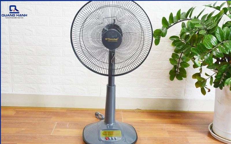 So sánh quạt lửng và quạt đứng