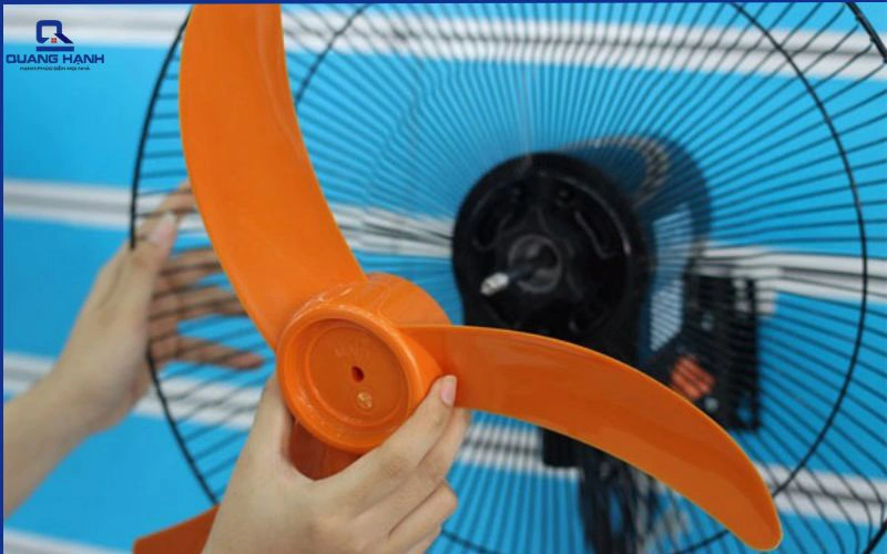 vệ sinh quạt treo tường