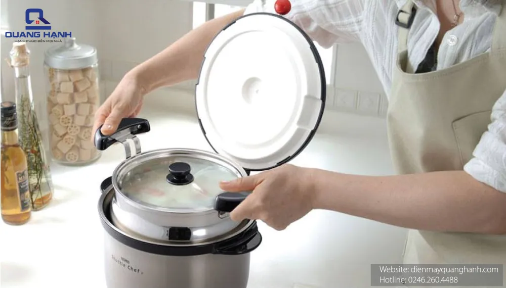 Đặt nồi ủ vào vỏ ủ