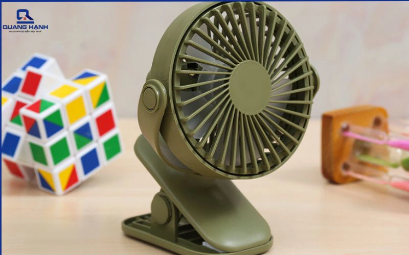 quạt tích điện mini là gì