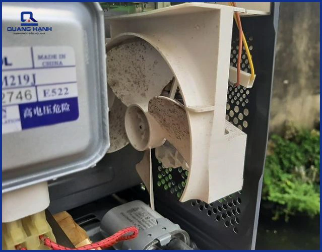 Nguyên nhân gây lò vi sóng kêu