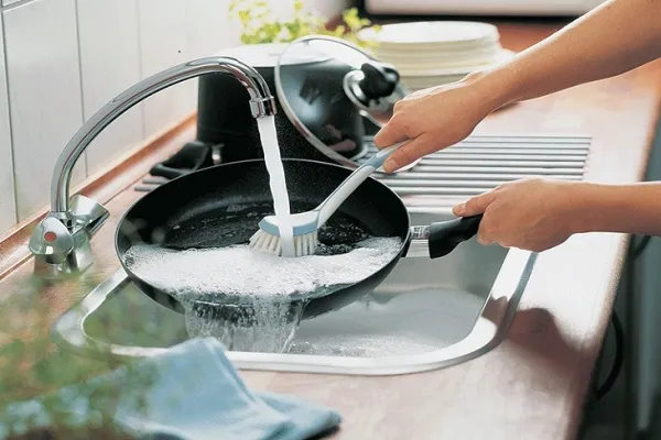 Mẹo vệ sinh chảo chống dính đúng chuẩn, sạch bong trong vòng 1 nốt nhạc