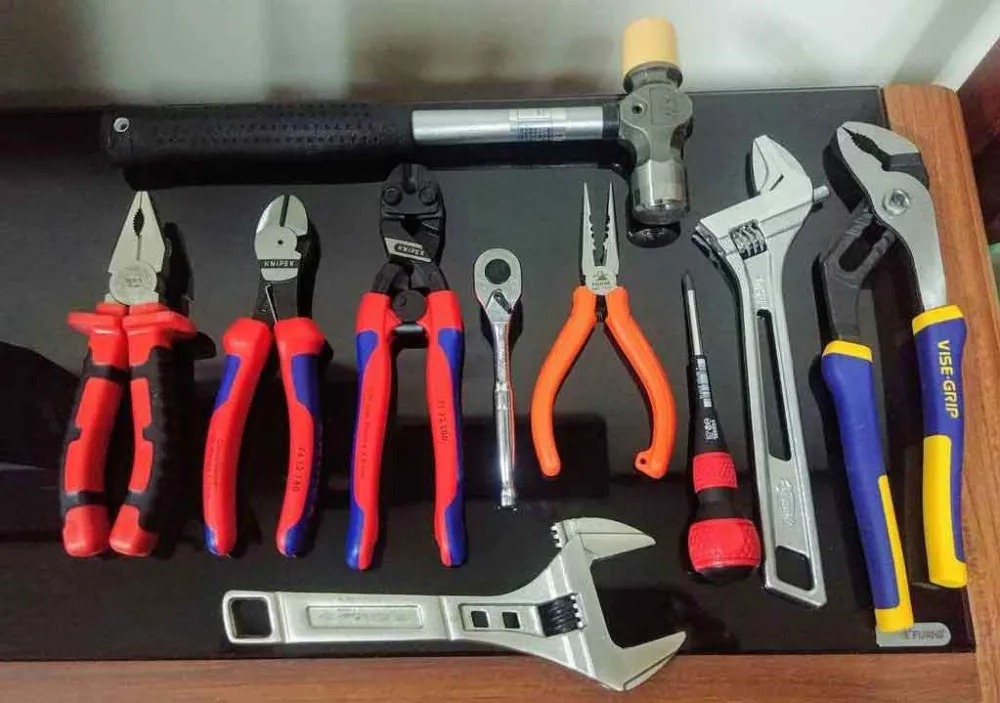 Chuẩn bị dụng cụ lắp máy rửa bát bán âm