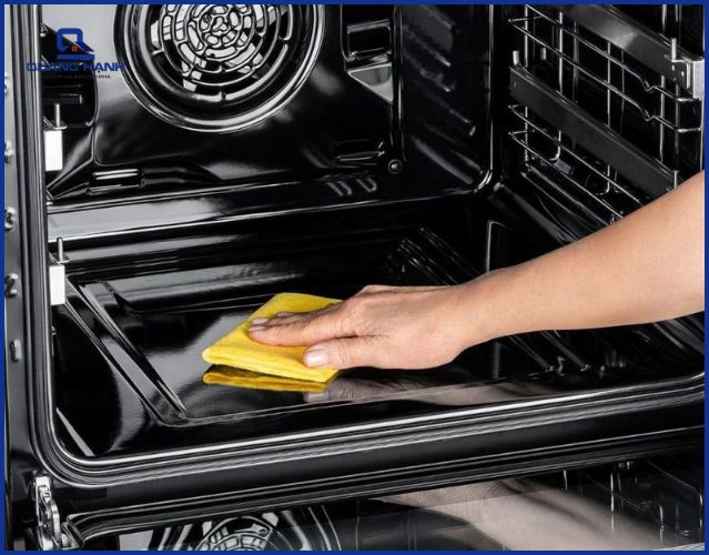 Vệ sinh lò nướng sau khi sử dụng