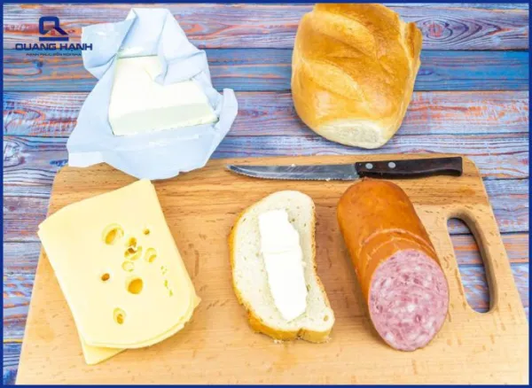 Hướng dẫn nướng bánh mì bằng lò vi sóng thơm, giòn