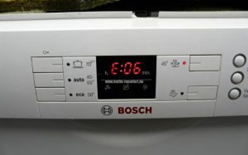 Máy rửa bát báo lỗi