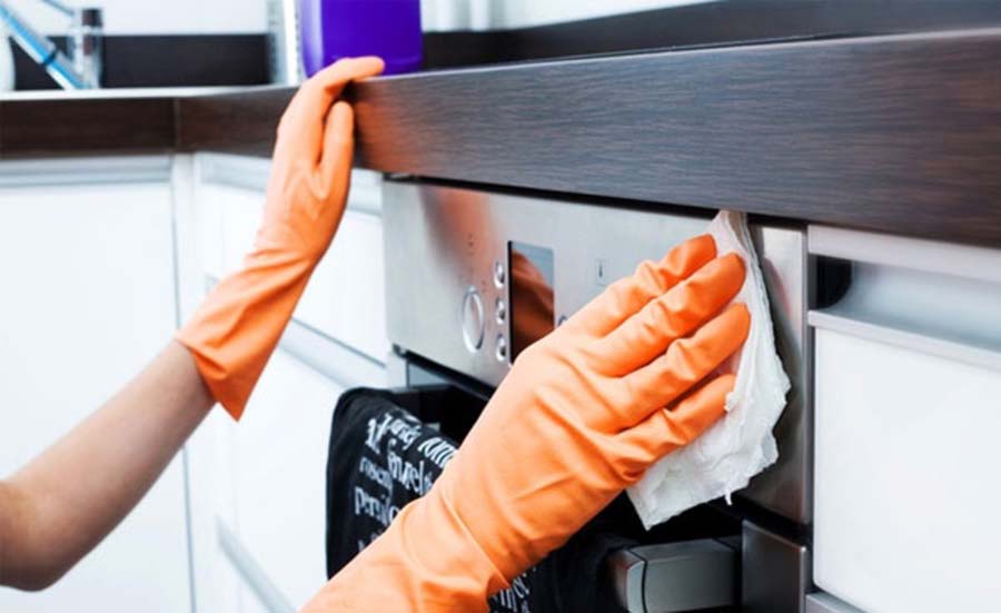 Vệ sinh cửa máy rửa bát