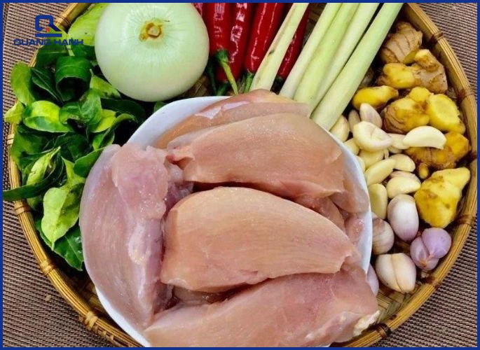 Nguyên liệu làm khô gà lá chanh bằng lò vi sóng