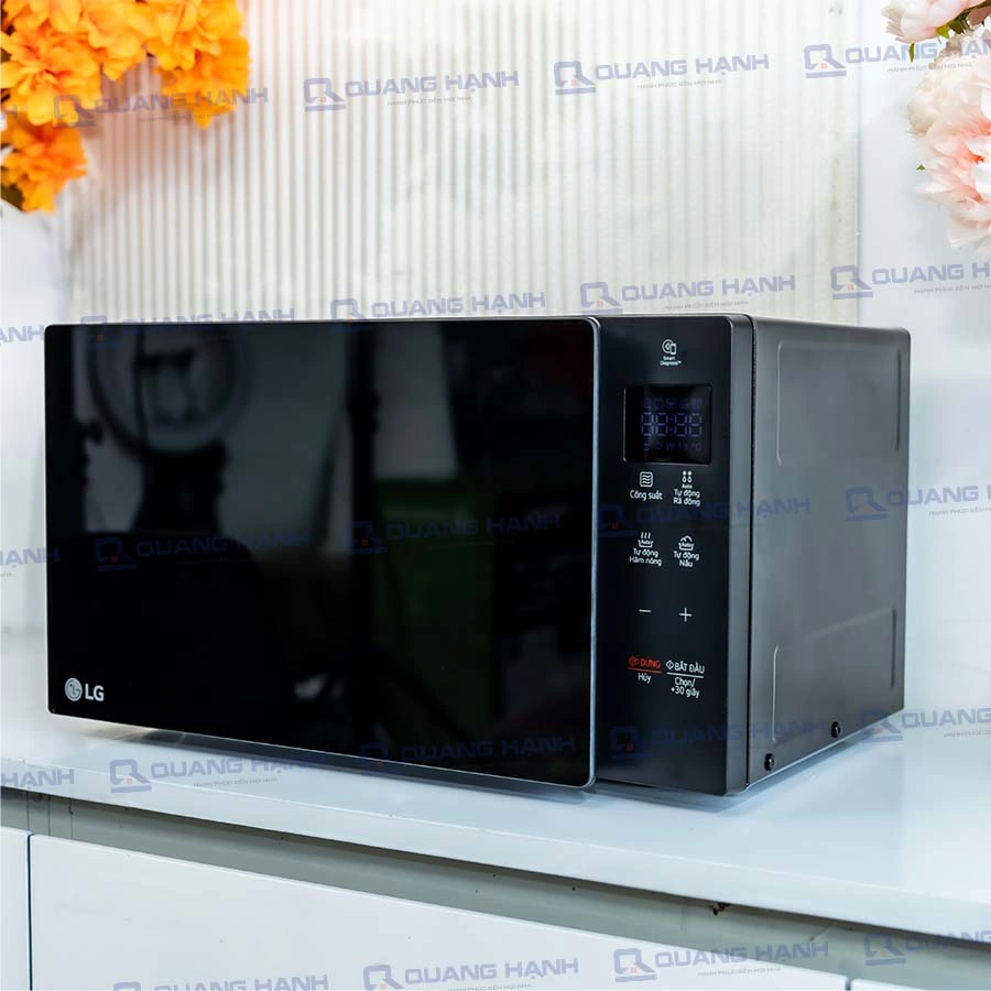 Ảnh thực tế Lò Vi Sóng LG NeoChef™ MS2032GAS 20 lít
