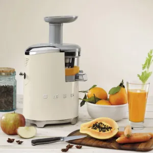 Ép chậm smeg màu kem SJF01
