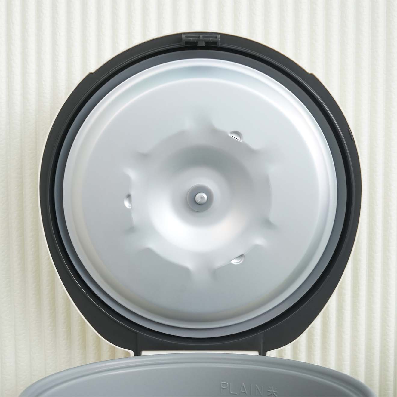 Ảnh thực tế Nồi cơm điện Cuckoo CR-1021 dung tích 1.8 lít (Màu trắng)