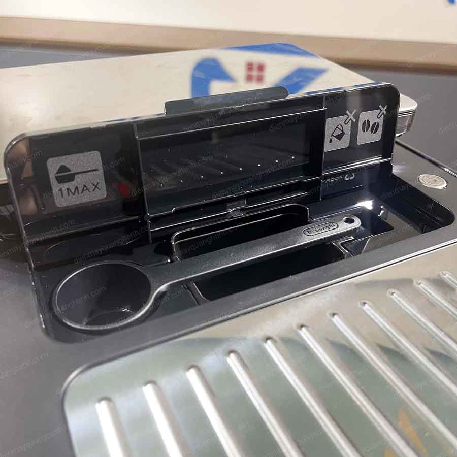 Ảnh thực tế Máy Pha Cafe Delonghi ECAM610.75.MB