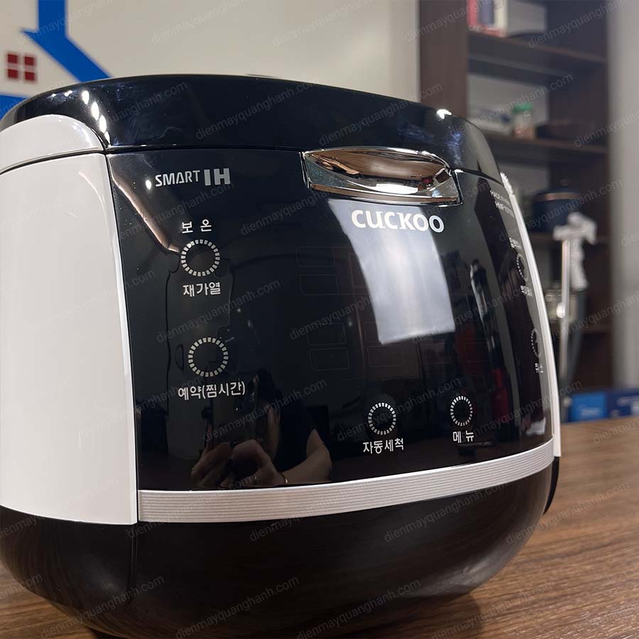 Ảnh thực tế Nồi cơm điện cao tần áp suất Cuckoo CRP-HMF1070SB dung tích 1.8 Lít